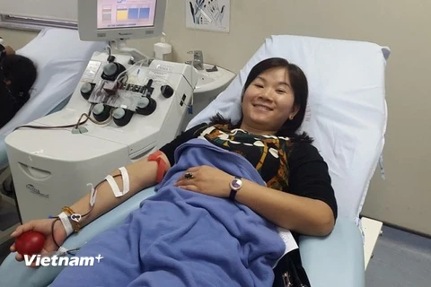 Chị Lê Thanh Nam đã có 64 lần tham gia hiến máu. (Ảnh: PV/Vietnam+)