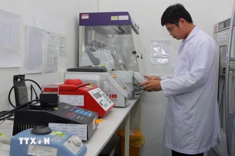 Hệ thống xét nghiệm virus Zika tại Viện Pasteur Thành phố Hồ Chí Minh. (Ảnh:TTXVN/Vietnam+)