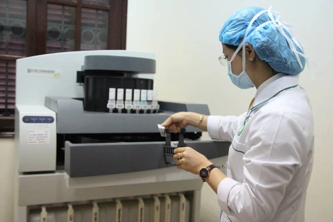Bệnh viện Việt Đức lắp máy xét nghiệm ung thư hiện đại 