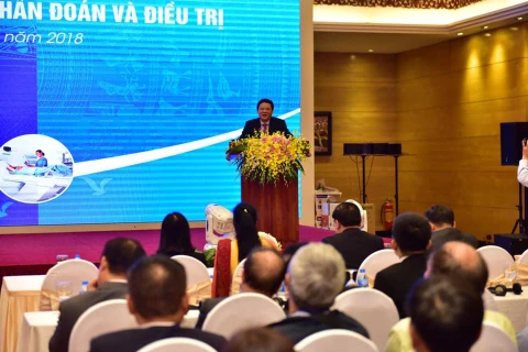 Thứ trưởng Bộ Y tế Nguyễn Viết Tiến phát biểu tại hội nghị. (Ảnh: PV/Vietnam+)