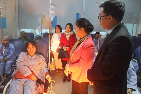 Quạt sưởi được trang bị tại các phòng bệnh giúp bệnh nhân bớt giá lạnh. (Ảnh: PV/Vietnam+)