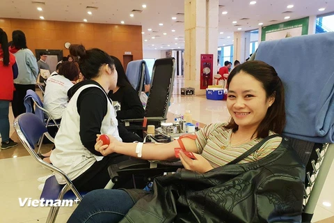 [Photo]: Hội Thanh niên vận động 500.000 đơn vị máu