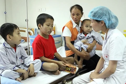 Những em bé mắc bệnh tan máu bẩm sinh. (Ảnh: CTV/Vietnam+)