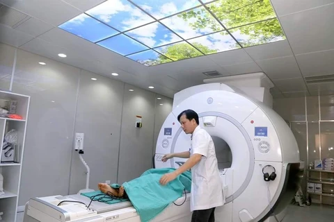 Bệnh viện Hữu nghị Việt Đức đưa vào hoạt động hệ thống máy móc y tế hiện đại. (Ảnh: PV/Vietnam+)