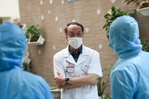 Tiến sỹ Bạch Quốc Khánh cung cấp thông tin về ca bệnh 237. (Ảnh: Việt Hùng/Vietnam+)