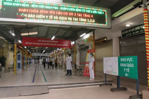 Kiểm tra công tác đảm bảo an toàn tại Bệnh viện Bạch Mai. (Ảnh: PV/Vietnam+)