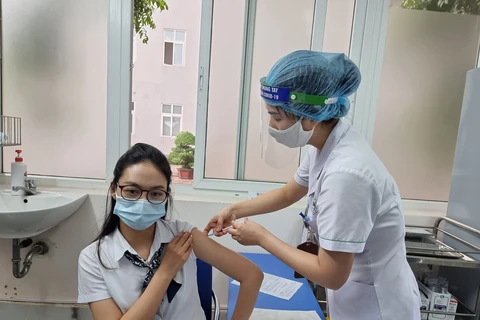 Hà Nội đã tiêm vaccine phòng COVID-19 cho gần 7.000 người 