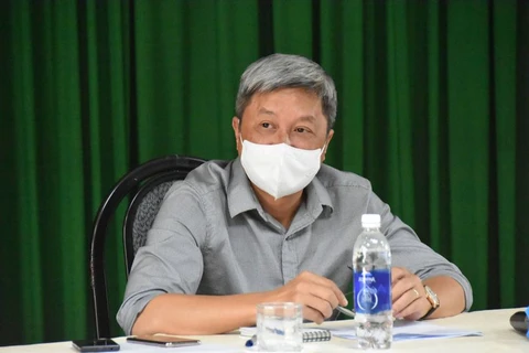 Thứ trưởng Bộ Y tế Nguyễn Trường Sơn chủ trì cuộc họp. (Ảnh: PV/Vietnam+)