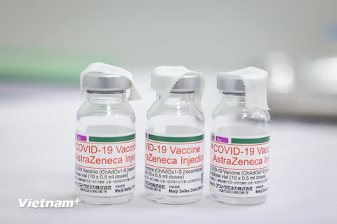 Hình ảnh Covid-19 Vaccine AstraZeneca Injection do Nhật Bản viện trợ cho Việt Nam. (Ảnh: Minh Sơn/Vietnam+)