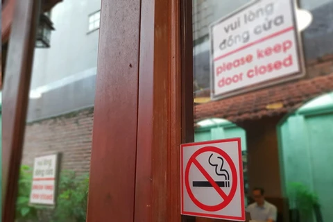 Đẩy mạnh xây dựng khách sạn, nhà hàng không khói thuốc lá. (Ảnh: PV/Vietnam+)