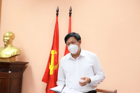 Thứ trưởng Bộ Y tế Đỗ Xuân Tuyên đã chủ trì cuộc họp. (Ảnh: PV/Vietnam+)