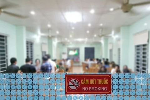 Nhiều nhà hàng hưởng ứng môi trường không khói thuốc lá. (Ảnh: PV/Vietnam+)