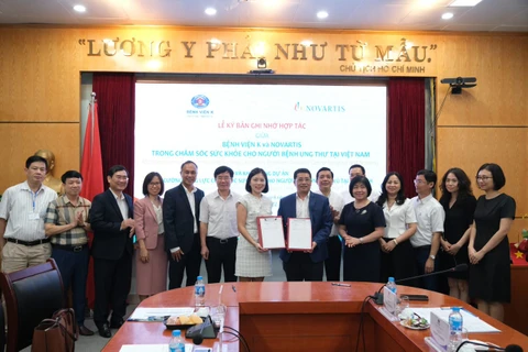 Bệnh viện K và Novartis Việt Nam đã ký kết Biên bản ghi nhớ hợp tác. (Ảnh: PV/Vietnam+)