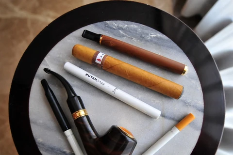 Một số loại thuốc lá thế hệ mới. (Ảnh: AFP/TTXVN)