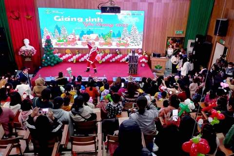 Chương trình Giáng sinh yêu thương dành tặng cho các bệnh nhân nhi