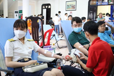 Năm 2022, toàn quốc đã vận động và tiếp nhận được hơn 1,4 triệu đơn vị máu. (Ảnh: PV/Vietnam+)