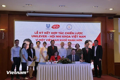 Lễ ký kết hợp tác chiến lược giữa Hội Nhi khoa Việt Nam và Nhãn hàng Lifebuoy. (Ảnh: Thùy Giang/Vietnam+)