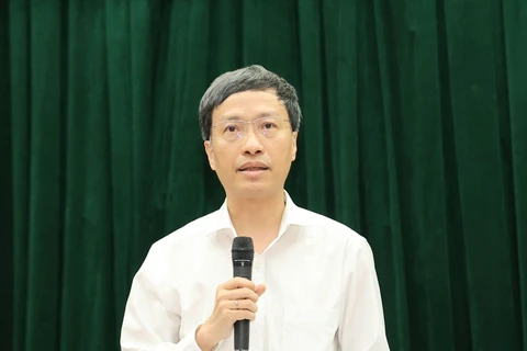 Giáo sư Phan Trọng Lân - Cục trưởng Cục Y tế Dự phòng thông tin tại buổi họp báo. (Ảnh: Trần Minh/Vietnam+) 
