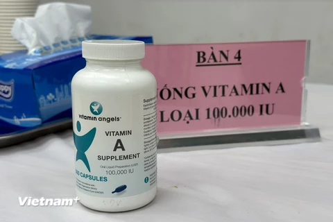 Vitamin A viên nang được dùng bổ sung thêm vi chất cho trẻ. (Ảnh: T.G/Vietnam+