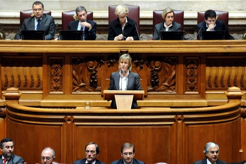 Bồ Đào Nha thông qua ngân sách "thắt lưng buộc bụng" mới