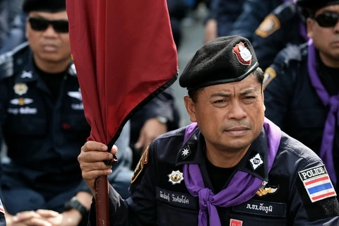 Người biểu tình Thái Lan lại xông vào trụ sở cảnh sát quốc gia
