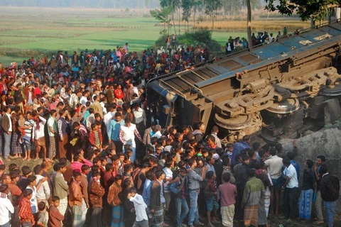 Phe đối lập Bangladesh làm trật bánh tàu hỏa, 3 người thiệt mạng