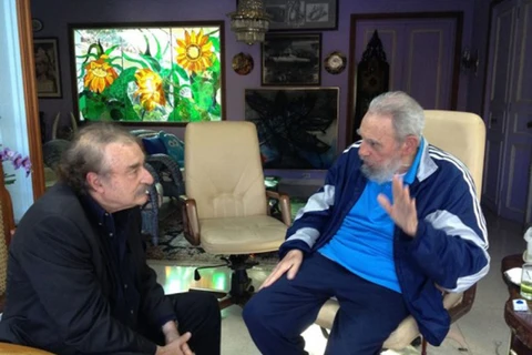 Lãnh tụ Cuba Fidel Castro xuất hiện sau nhiều tháng