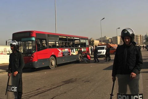 Nổ bom tại bến xe buýt ở thủ đô Cairo của Ai Cập