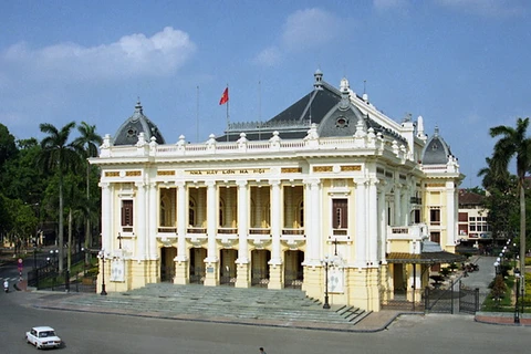 Buổi sáng đèn sân khấu đầu tiên tại Nhà hát Lớn Hà Nội