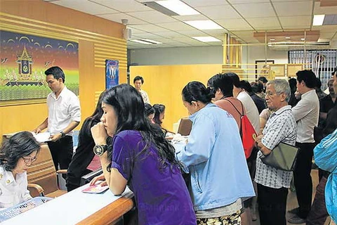 Thái Lan: Ồ ạt rút tiền khỏi ngân hàng quản lý trợ cấp giá gạo