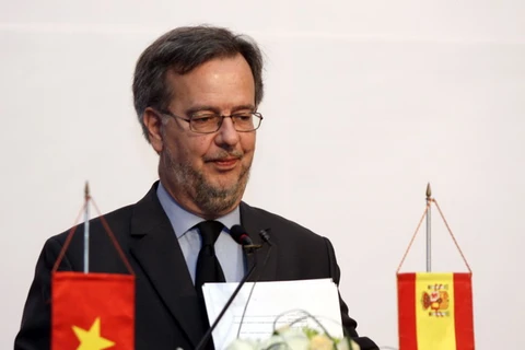 Ngài Alfonso Tena, Đại sứ Tây Ban Nha phát biểu tại hội nghị. (Ảnh: Tuấn Anh/TTXVN)