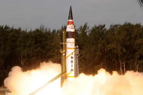 Ấn Độ bắn thử thành công tên lửa tầm trung Agni-I