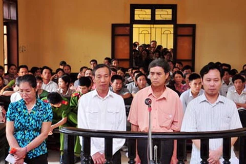 Bốn cán bộ giao đất sai quy định tại Hà Tĩnh lĩnh án tù