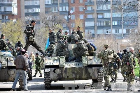 Mỹ trấn an Ukraine bằng gói hỗ trợ quân sự phi sát thương