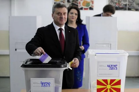 Liên minh cầm quyền Macedonia giành chiến thắng kép