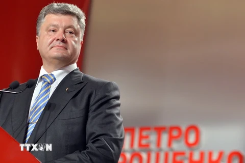 Tỷ phú Poroshenko giành được gần 54% số phiếu bầu