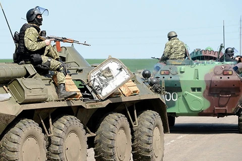 Quân đội Ukraine bắt đầu tấn công Slavyansk bằng xe tăng