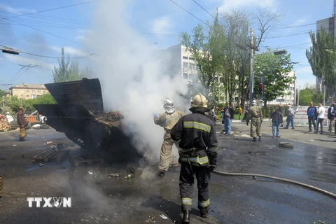 Quân chính phủ Ukraine bao vây thành phố cảng Mariupol