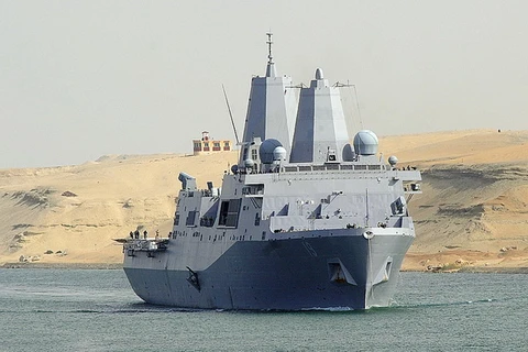 Tàu hải quân Mỹ chở 550 lính thủy đánh bộ vào vùng Vịnh