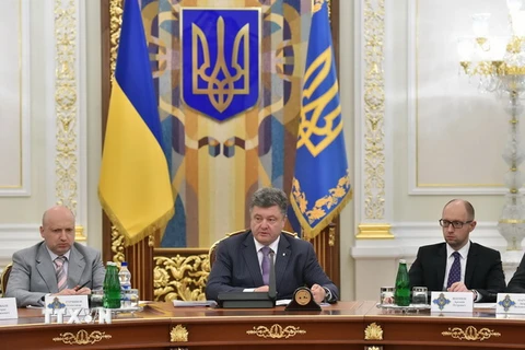 Tổng thống Ukraine sắp ban hành lệnh ngừng bắn đơn phương