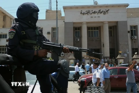 Đánh bom gần phủ tổng thống Ai Cập, 1 cảnh sát thiệt mạng