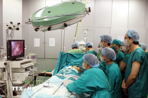 Hỗ trợ gần 10 tỷ đồng mua sắm thiết bị y tế cho Ninh Thuận