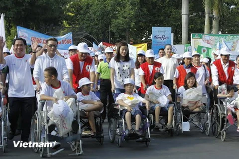 Hơn 3.000 người tham gia đi bộ ủng hộ người khuyết tật nghèo