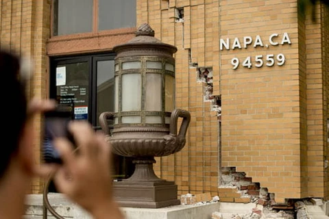 Mỹ: Bang California ban bố tình trạng khẩn cấp sau động đất