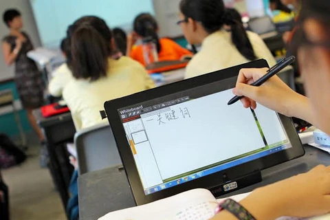 Áp dụng công nghệ vào giáo dục: Từ kinh nghiệm của Singapore