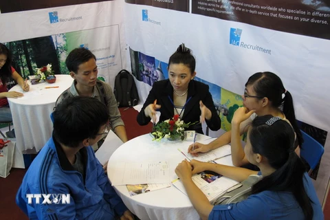 Triển khai dự án thu hút công dân trẻ Việt Nam đi du học tại Nga