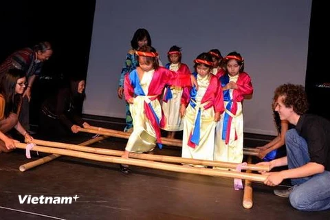 Đêm văn hóa Việt Nam quảng bá văn hóa Việt trên đất Thụy Sĩ