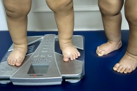 Trẻ dễ béo phì nếu sử dụng thuốc kháng sinh trước hai tuổi