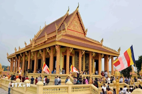 Lần đầu tổ chức Đại lễ dâng y Kathina tại chùa Khmer ở Hà Nội