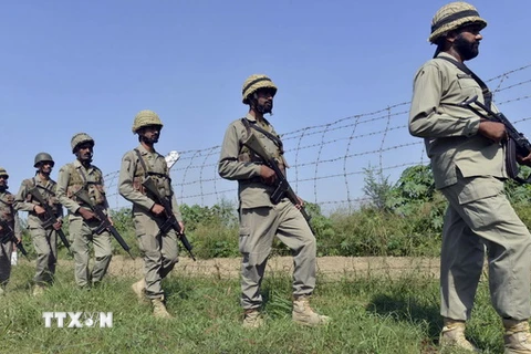 Lính biên phòng Ấn Độ và Pakistan lại đấu súng tại Kashmir